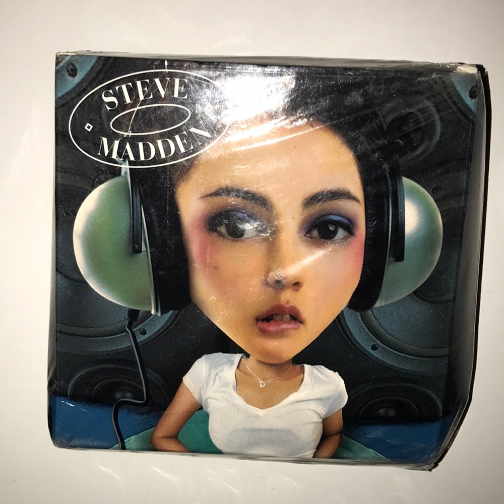 Steve Madden head phones new with box